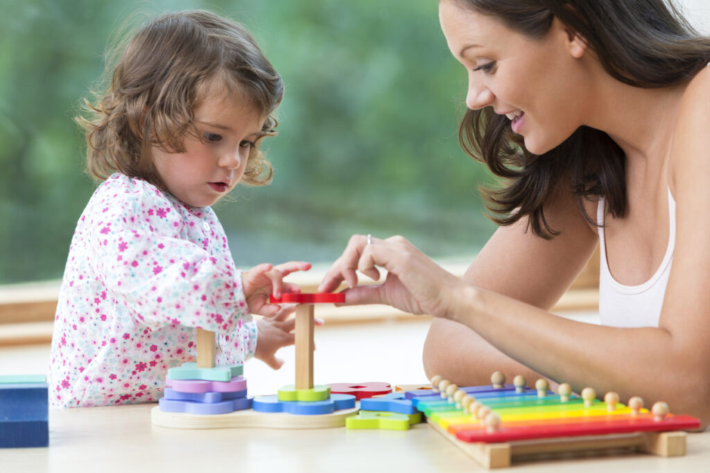 Quels sont les droits liés au congé parental pour un assistant maternel