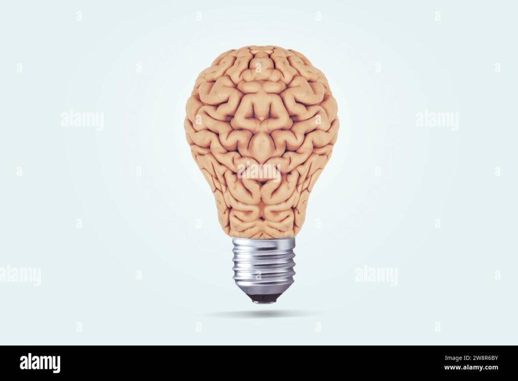 cerveau avec des ampoules creatives