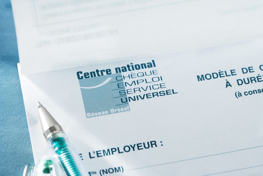 Comment fonctionnent les chèques emploi service en France