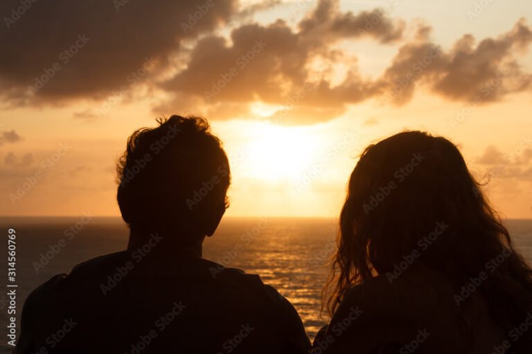 Comment récupérer son ex quand tout semble perdu et recommencer 40 couple se retrouvant au coucher du soleil