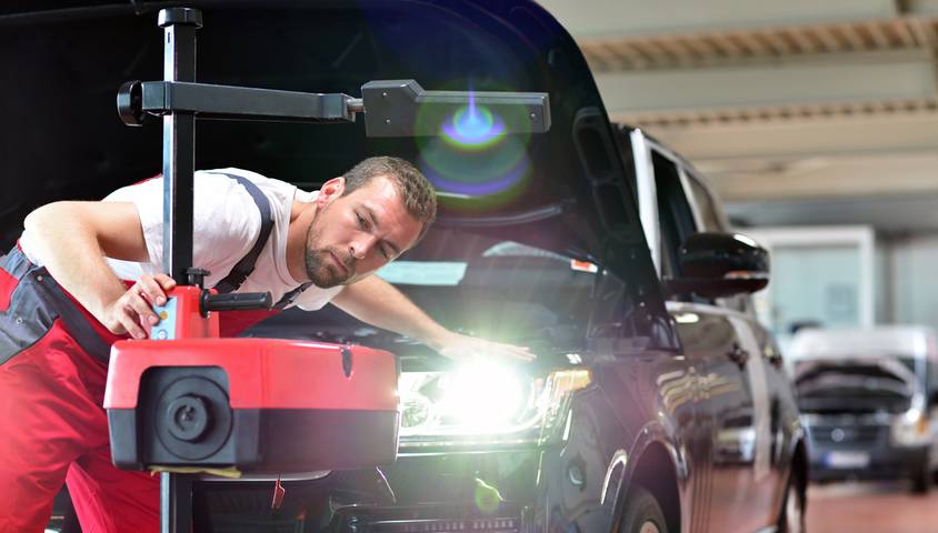 Comment devenir contrôleur technique avec un CAP en automobile