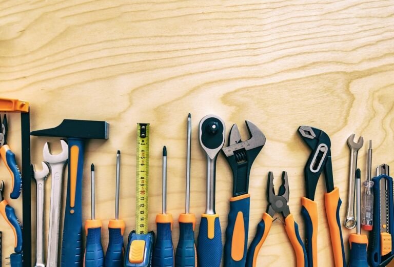 outils de construction sur un chantier