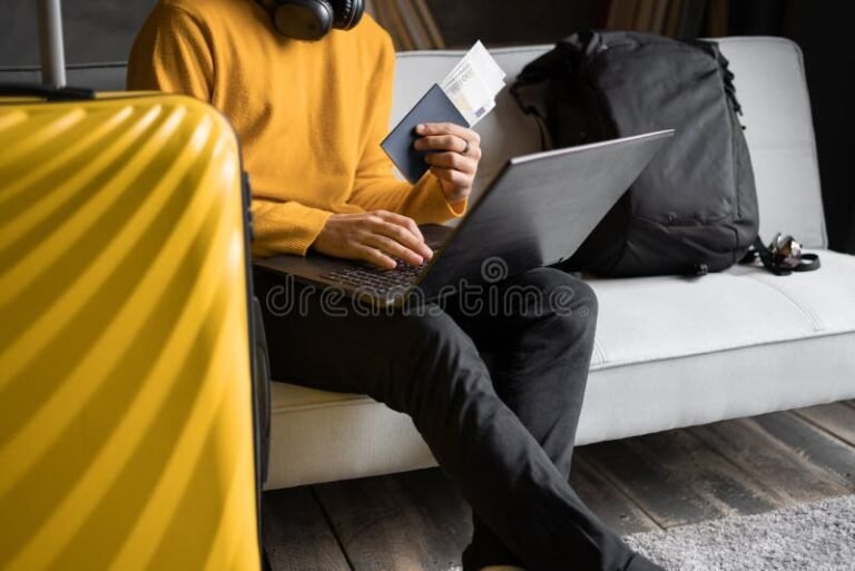 Peut-on Utiliser Les Chèques Vacances Pour Payer Sur Booking 61 personne utilisant cheque vacances avec valise