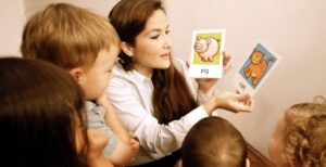 personnes diverses recherchant emploi a bordeaux