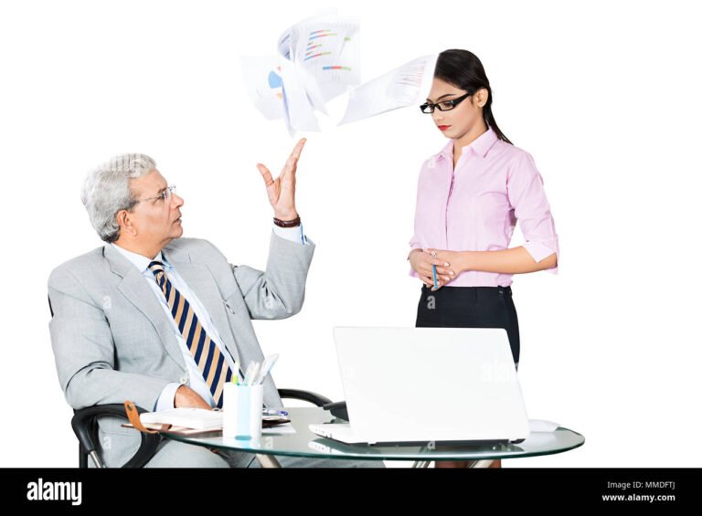 proprietaire preoccupe dans un bureau vide