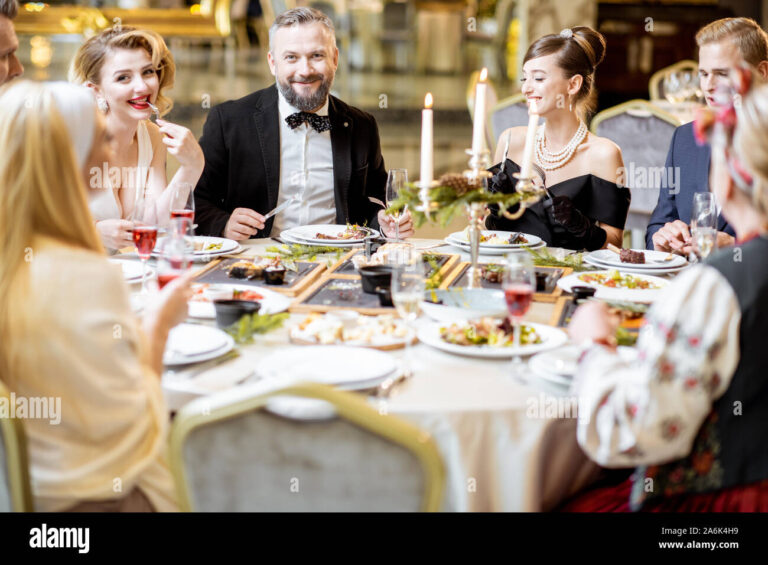 repas daffaires elegamment dresse sur table