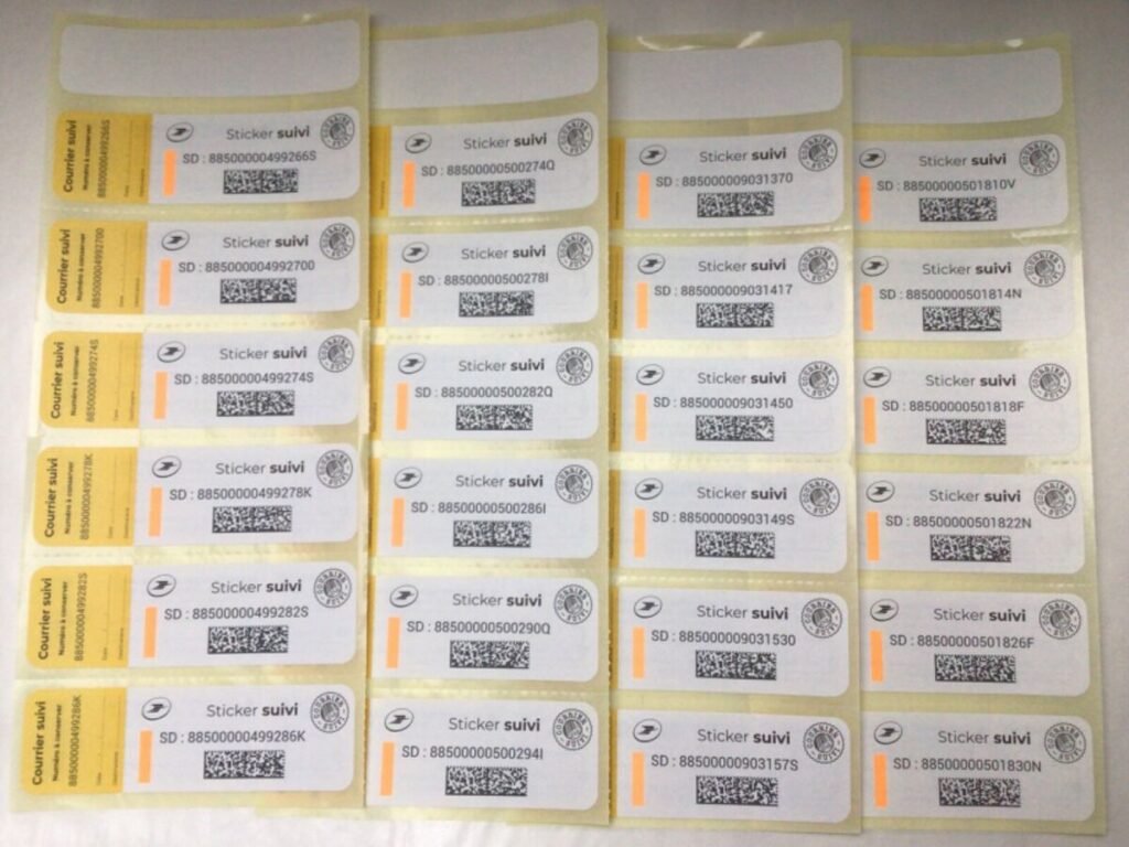 Quels sont les tarifs pour l'envoi en nombre avec La Poste 1 timbres et lettres en quantite sur une table