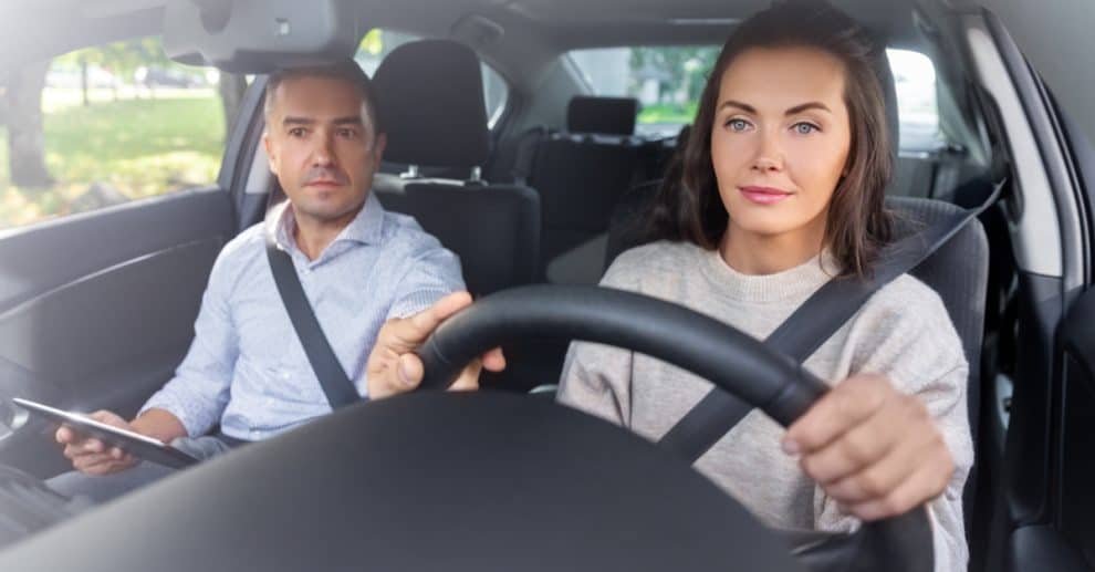Comment devenir moniteur d’auto-école étape par étape