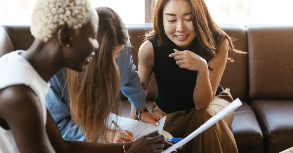 Elle paie ou elle paye : quelle est la bonne orthographe