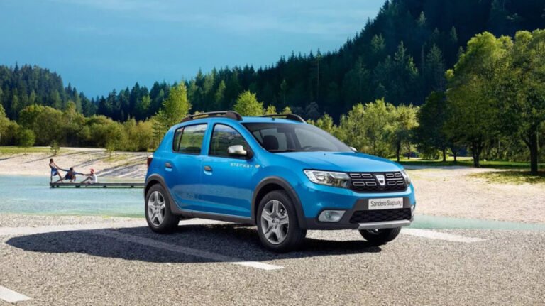 une voiture en leasing sur la route