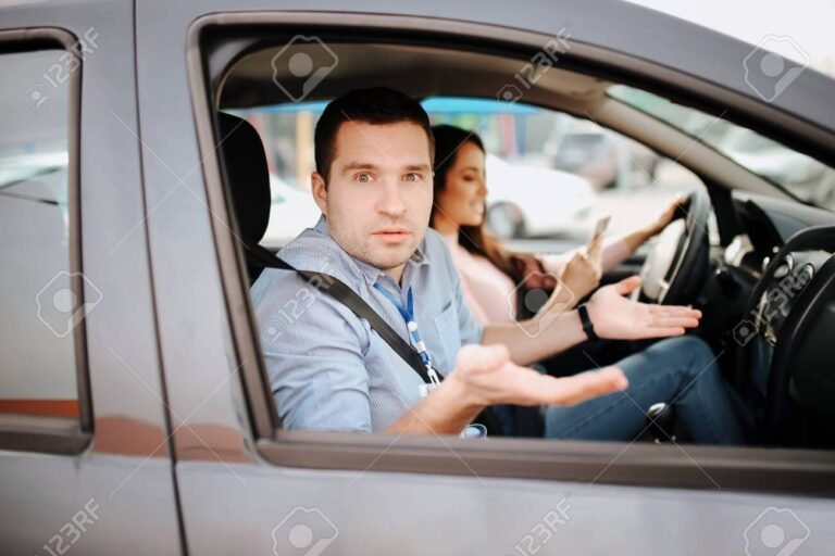 une voiture en train de passer un examen