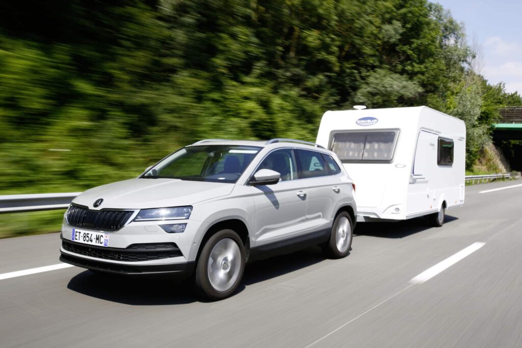 Comment vérifier si ma voiture est capable de tracter une caravane